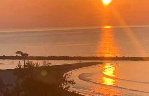 Stunning Sea View - Photo 6