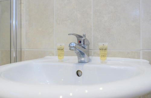 Morley’s Homely Retreat for Families Parking - Pass the Keys - Foto 24