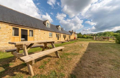 Mill Cottage 2 - Ash Farm Cotswolds - Photo 16