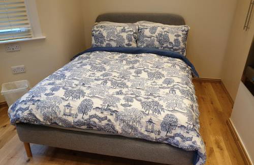 London Luxury Apartments 3 Bedroom Sleeps 8 with 3 Bathrooms 5 mins Walk to tube station free parking - Foto 19