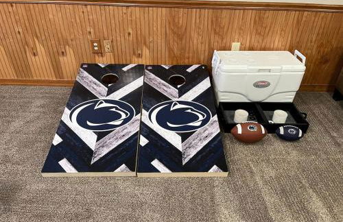 Secluded 4 bedroom with hot tub minutes from campus - Foto 40