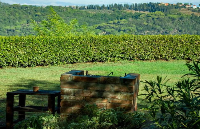 Spacious Tuscan Farmhouse - Foto 28