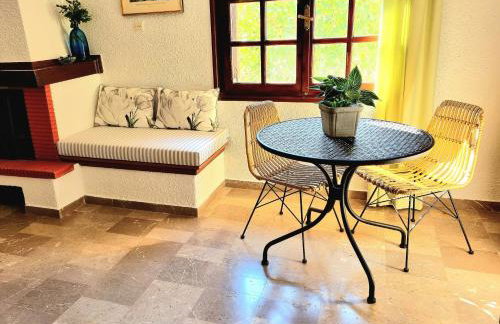 Spacious farmhouse with big yard and fireplace - Foto 6