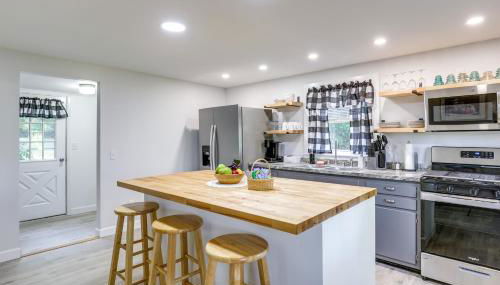 Charming Watkins Glen Home with Yard! - Foto 3