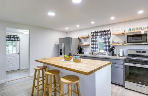 Charming Watkins Glen Home with Yard! - Foto 3