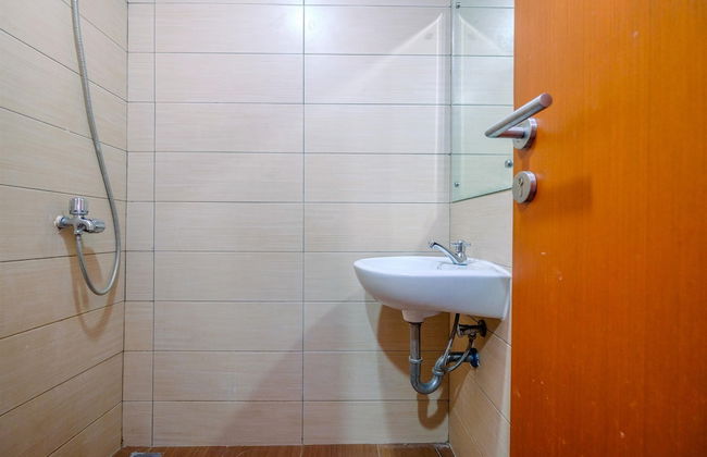 Cozy Living and Homey Studio Apartment at Margonda Residence 5 - Photo 9