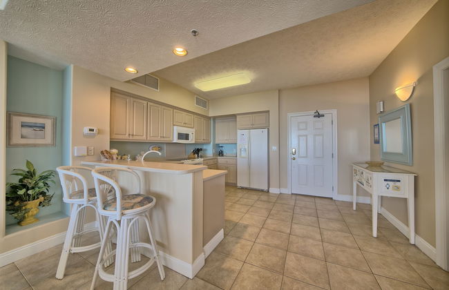 Comfortable High-Rise Condo with Beach Access - Unit 1404 by RedAwning - Foto 11