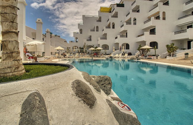 Apartment - Sleeps 4 - Jacuzzi - Terrace - Pool - Photo 14