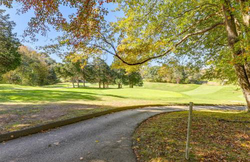 Golf Course Views and Pool Access! Norwich Studio - Foto 19