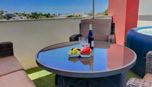 Apartment Beta - 2 Bedrooms, Private Rooftop Patio with Hot Tub, BBQ and View - Foto 5