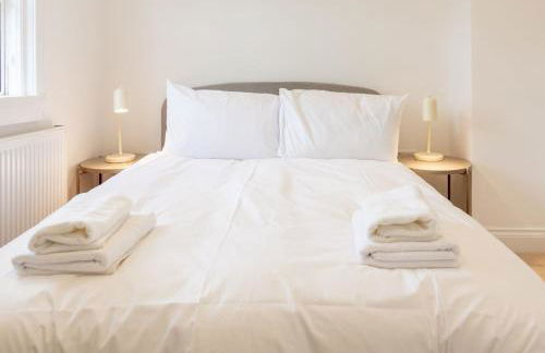 Bright & Airy 2BD - 10 mins walk to Chelt Centre! - Photo 10