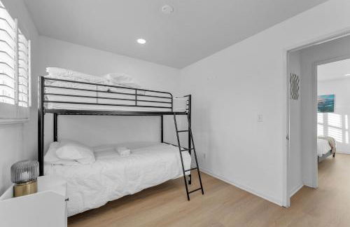 Hilltop Home Hot Tub BBQ Game Room Self Check-In - Foto 7