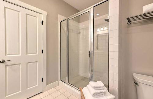 Trillium Home with Golf Course Views and Fireplaces! - Foto 29