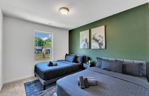 4BR Townhouse King Bed 2-Story Near NC State - Foto 5