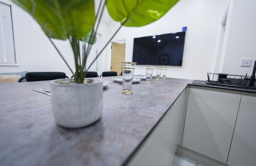 Cozy Charming Bungalow BRAND NEW - Photo 43