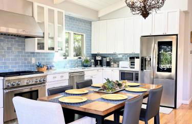 Gorgeous 3-bdrm home, walk to town and beach - Photo 14