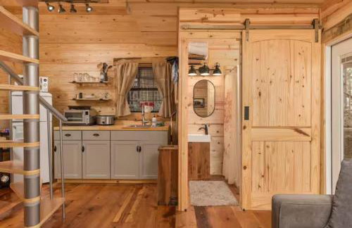 The Snug Nest Nestled in Canopy Woods - Foto 5