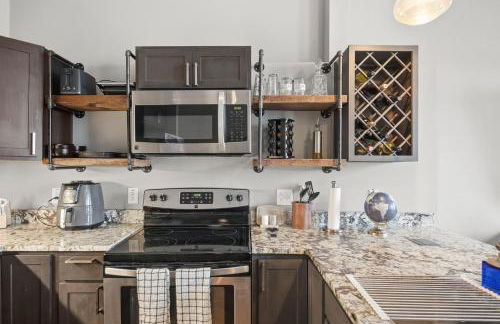 Speakeasy Attached, Walkable to Cavs, Flats, Casino - Foto 25