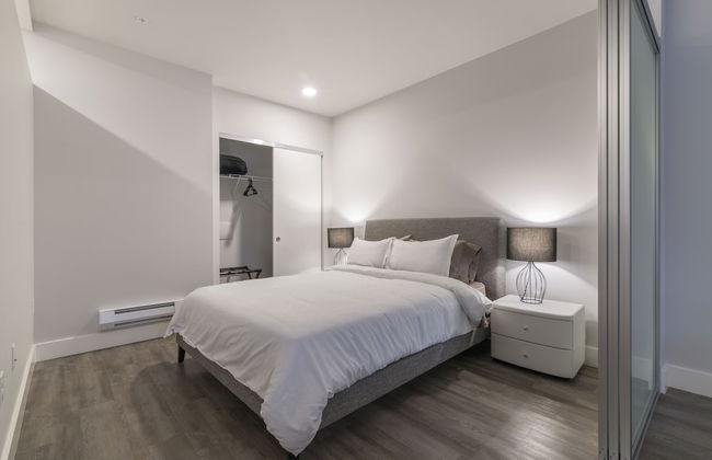 Domicile Suites at Mark on 8th - Photo 13