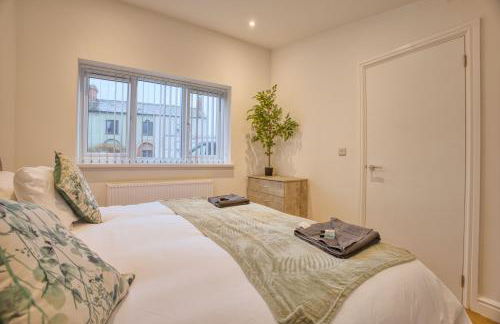 Contractor Stay Sleeps 4 - Large Living Space - Parking - Bridgwater - Foto 12