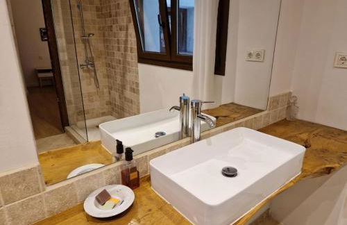 Habitación doble con baño grande privado en piso compartido - Photo 8