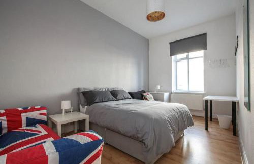 Large Modern Spacious House 6 Bedrooms 5 Bathrooms - Foto 26