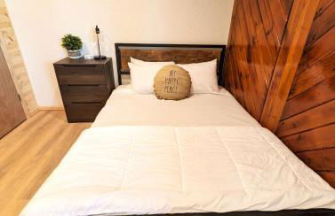 5BR Lakefront Getaway with hot tub - Foto 19