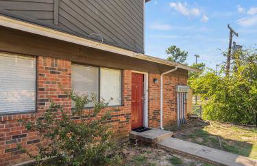 Alder Stay 3BD Townhome in Heart of Arlington - Foto 23