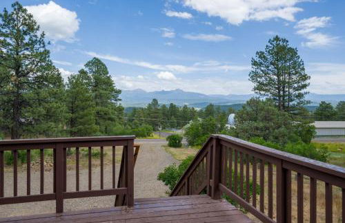 Hot Tub + Views | Cozy Retreat - Foto 51