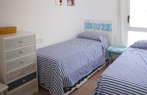 AT038 Vistas de la playa, primera línea con piscina - Foto 13