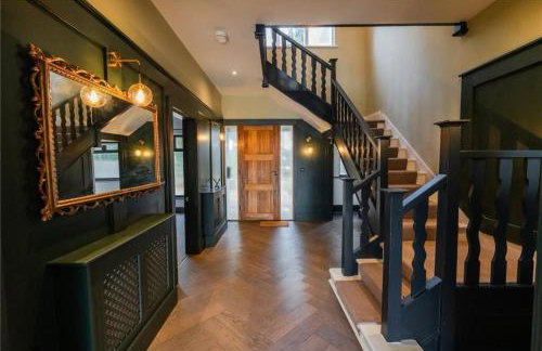 Humberston Avenue Large 4bed - Contractors Welcome & Big Living Area - Photo 28