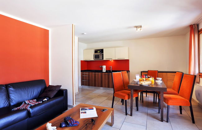 3 bedroom Apartment in Saint-Chaffrey with swimming pool and garden - Photo 7