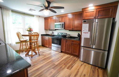 Historic Sears River Home (Main Level) on 10 Acres - Foto 67