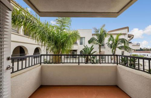 Promo Casa Miel Heart of Westwood Luxury Condo - Photo 11