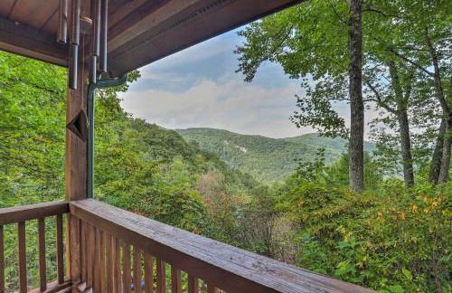 Tranquil Hendersonville Cabin with Mountain Views! - Foto 1
