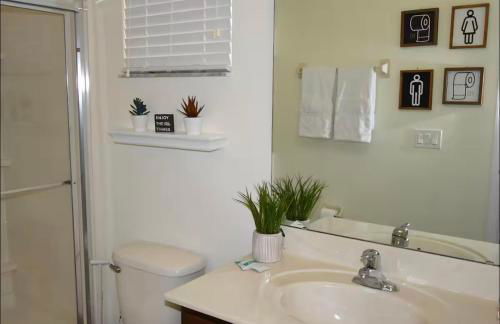 Family Home 20 min Disney 4BR Heated Pool BBQ - Foto 25