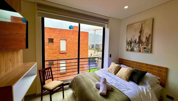 613-Estudio luminoso con balcón - Foto 4, Habitación