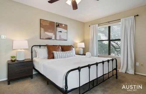 Walk to Zilker Patio w a View Elevated Balcony - Photo 3