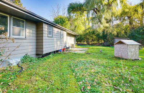 Peaceful Retreat with Yard 2 Mi to Pewaukee Lake! - Foto 25