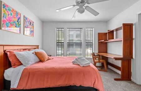 2 MI to USF + Long Term Stays allowed + Gym + Pool - Foto 27