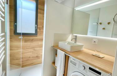 300 m Plage et Centre Ville - Parking Privatif et Gratuit sur Place - Terrasse Bois - Foto 8