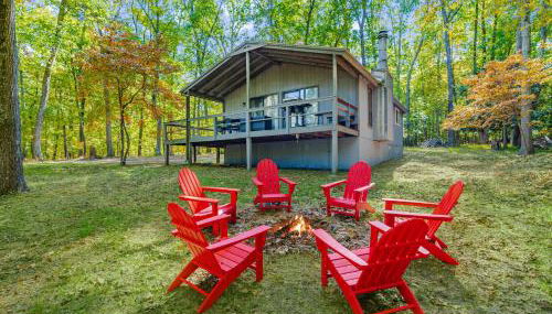 Spacious w Hot Tub, Fire Pit, Deck, Grill and WiFi - Foto 1, Garden, Garden view