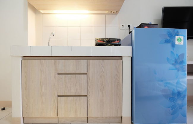 Minimalist Studio Room at The Springlake Apartment Sumarecon Bekasi - Photo 10