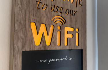 Stylish 3-Bedroom Home, Patio & High-Speed Wi-Fi - Foto 49