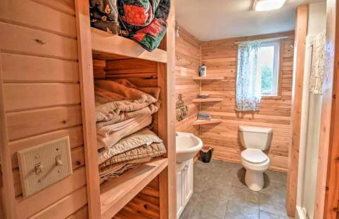 Charming Four-Bedroom Cabin Rental near Long Lake in Aroostook County, Maine - Foto 11