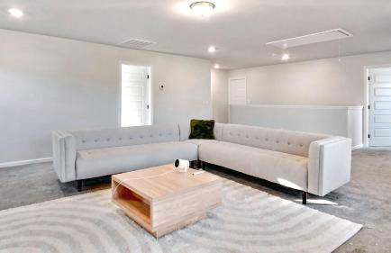 Spacious Modern Retreat Near Downtown EV - Photo 9