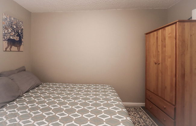 Downtown Granby Retreat & Spa - Photo 8