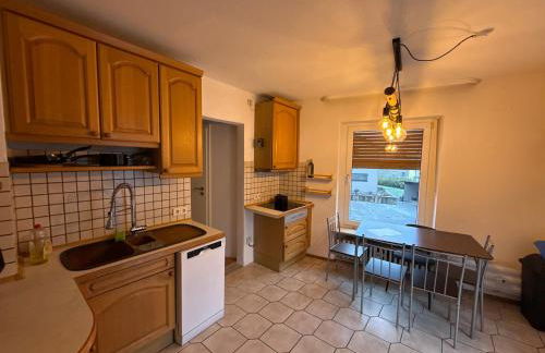 ALL IN APARTMENTS 4 Schlafzimmer mit Terrasse ,Küche, Bad, Würzburg, Versbach - Foto 2