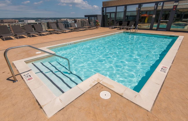 Bluebird Suites in Pentagon City - Photo 1