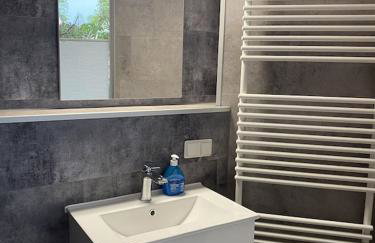 Moderne Ferienwohnung mit Kamin u Garten im EG 100qm Nähe Weser und Golfplatz - Foto 16